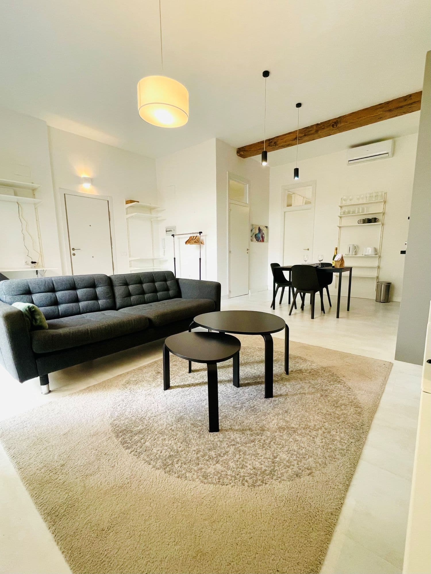 1 livingroom total.jpg