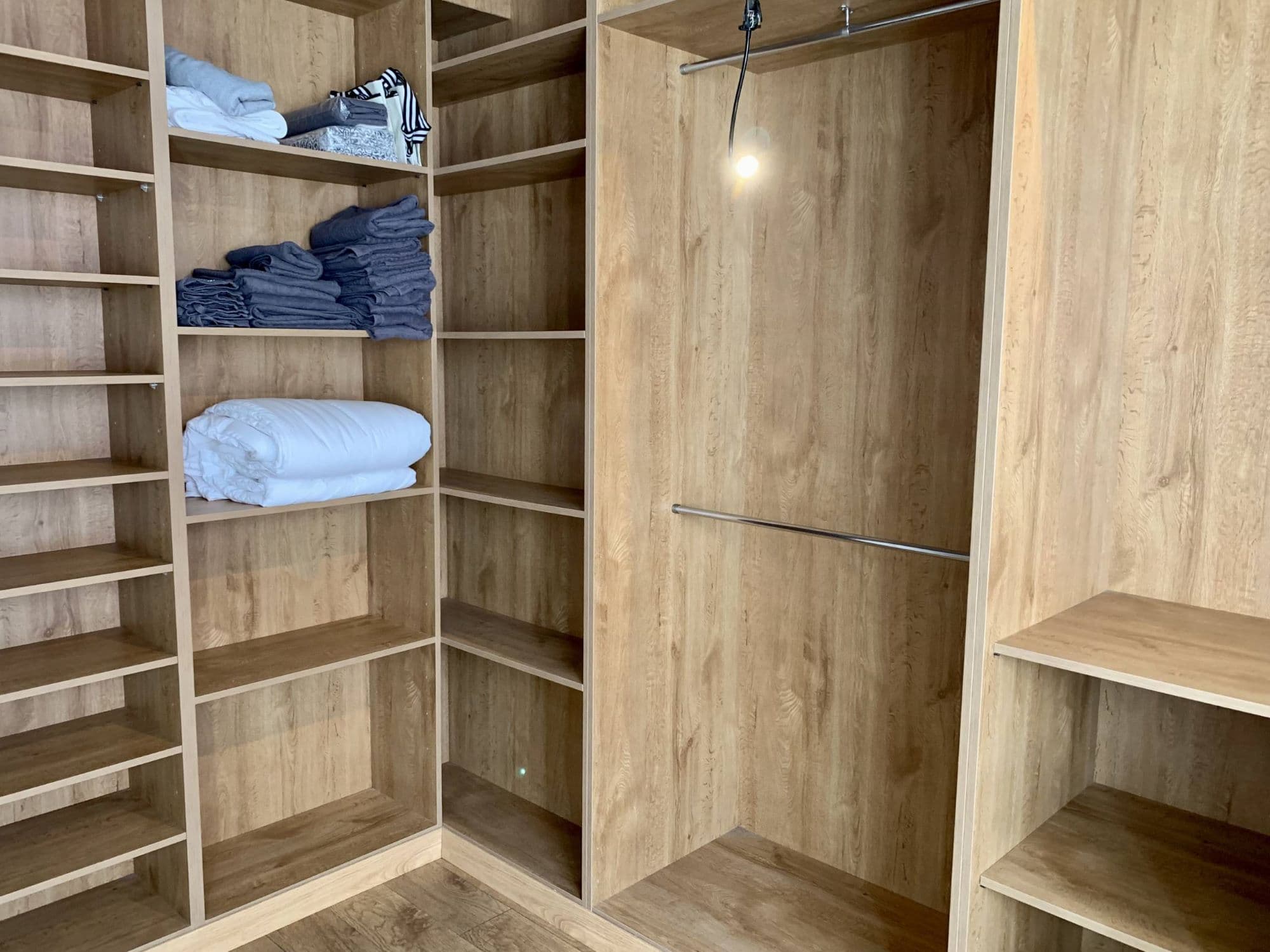 4 single bedroom closet.jpg