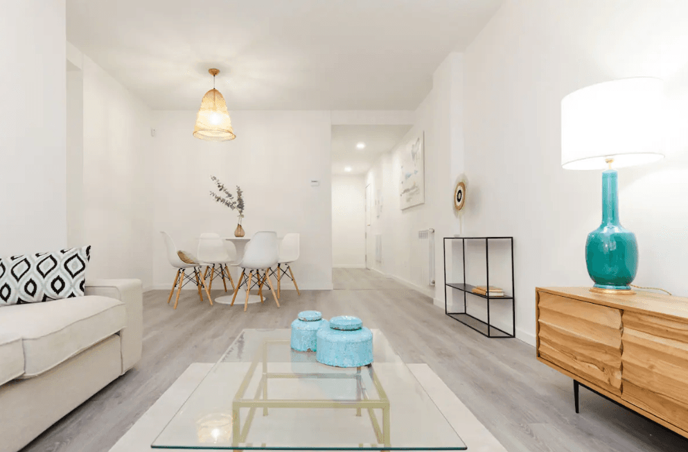 Enrique Urquijo - A beautiful 3-bedroom apartment for rent in Madrid