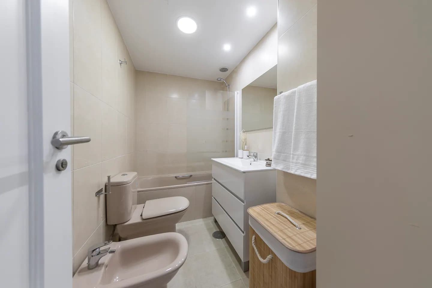 Samaniego 5 - One room apartment for rent in Madrid