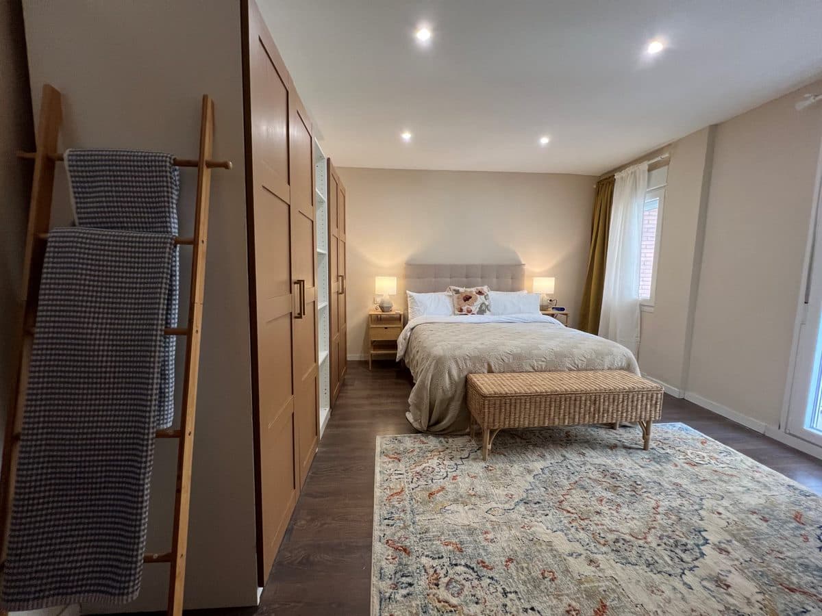 Ruby - Nice apartment for expats in Valencia