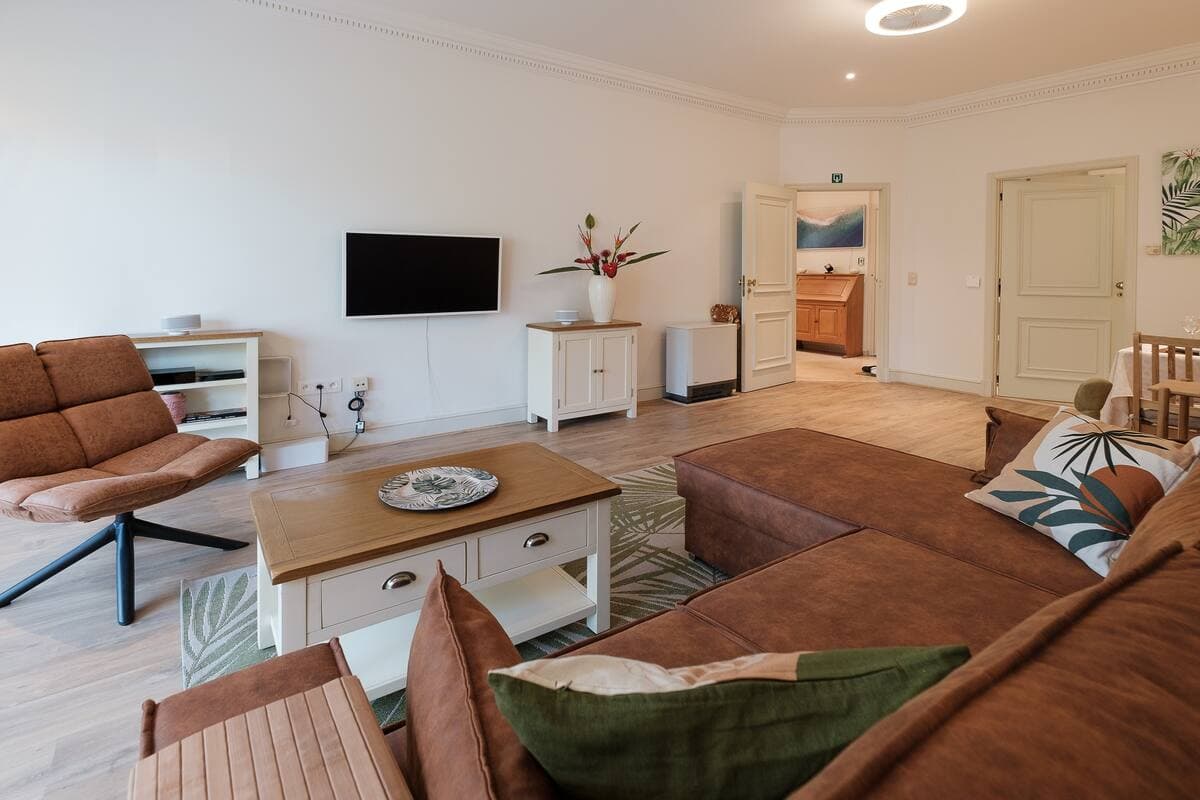 Derby - One-Bedroom Apartment in Ghent