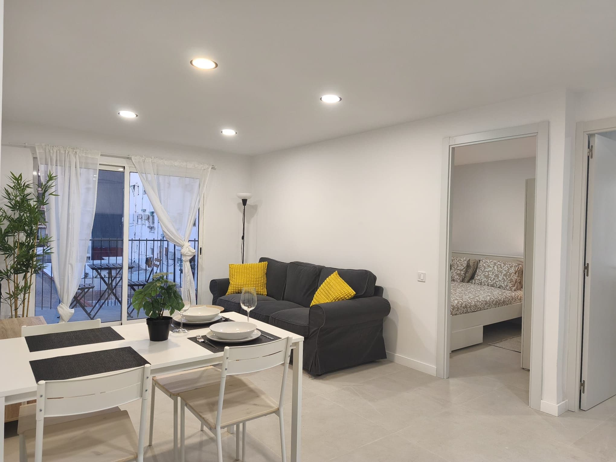 Simo 13 - Modern living for professionals in Valencia