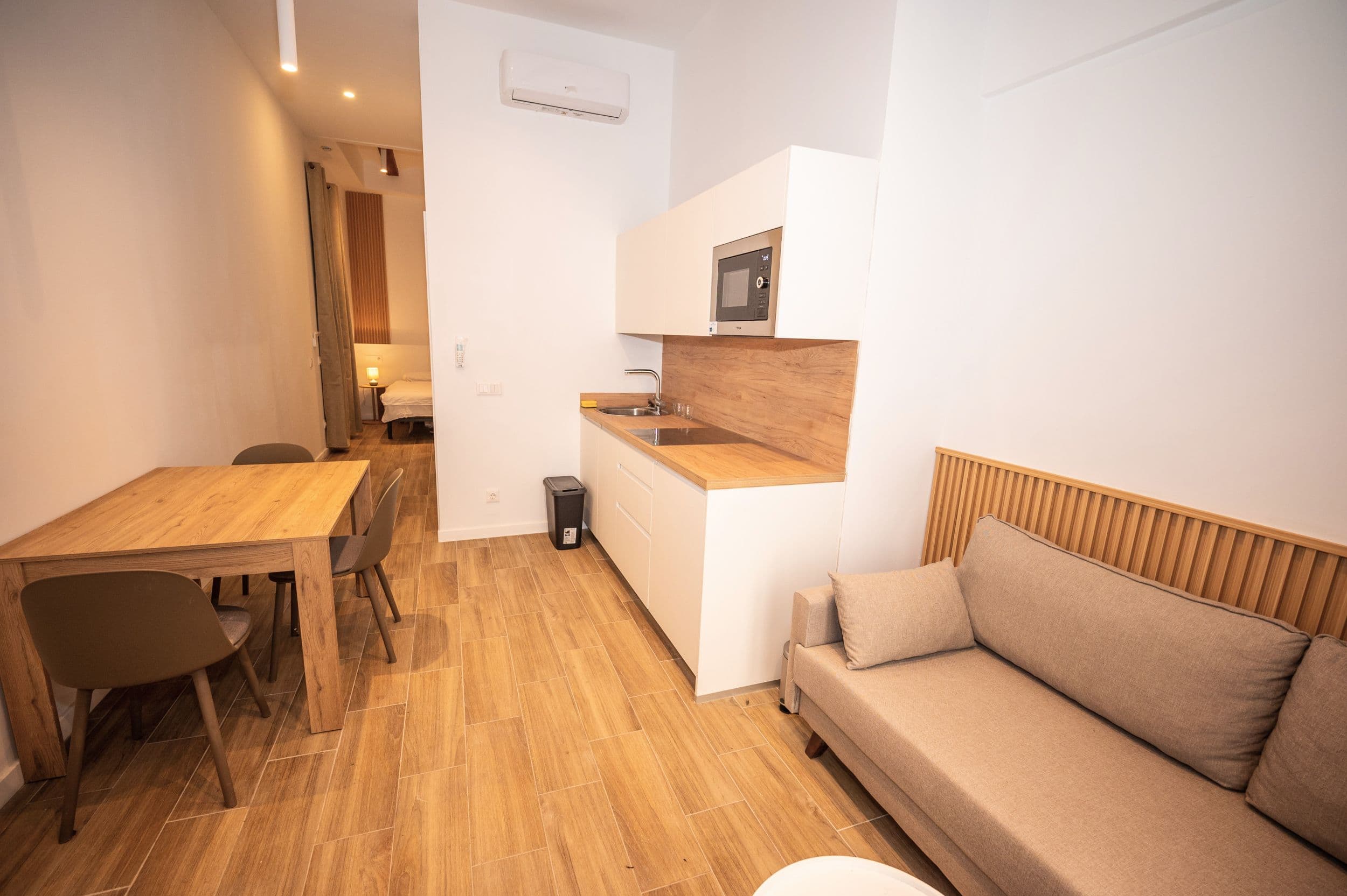 Gabriel Miro 1 - Newly renovated expat apartment in Valencia
