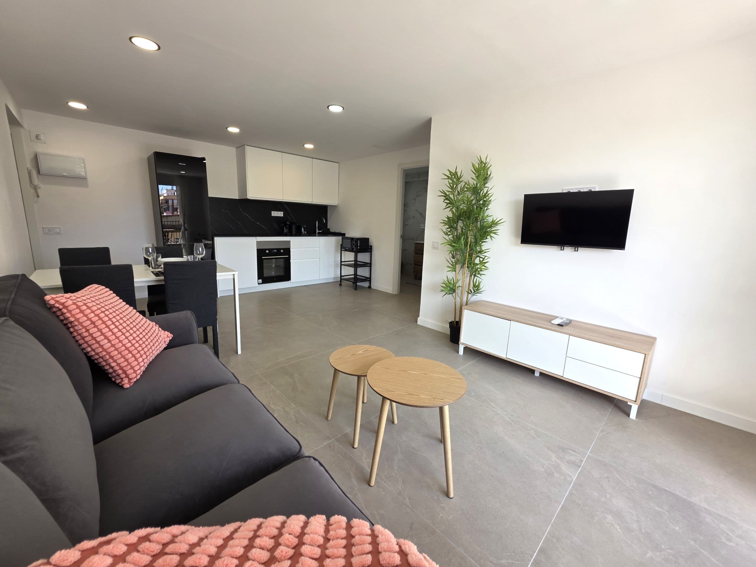 Simo 12 - Modern living for professionals in Valencia