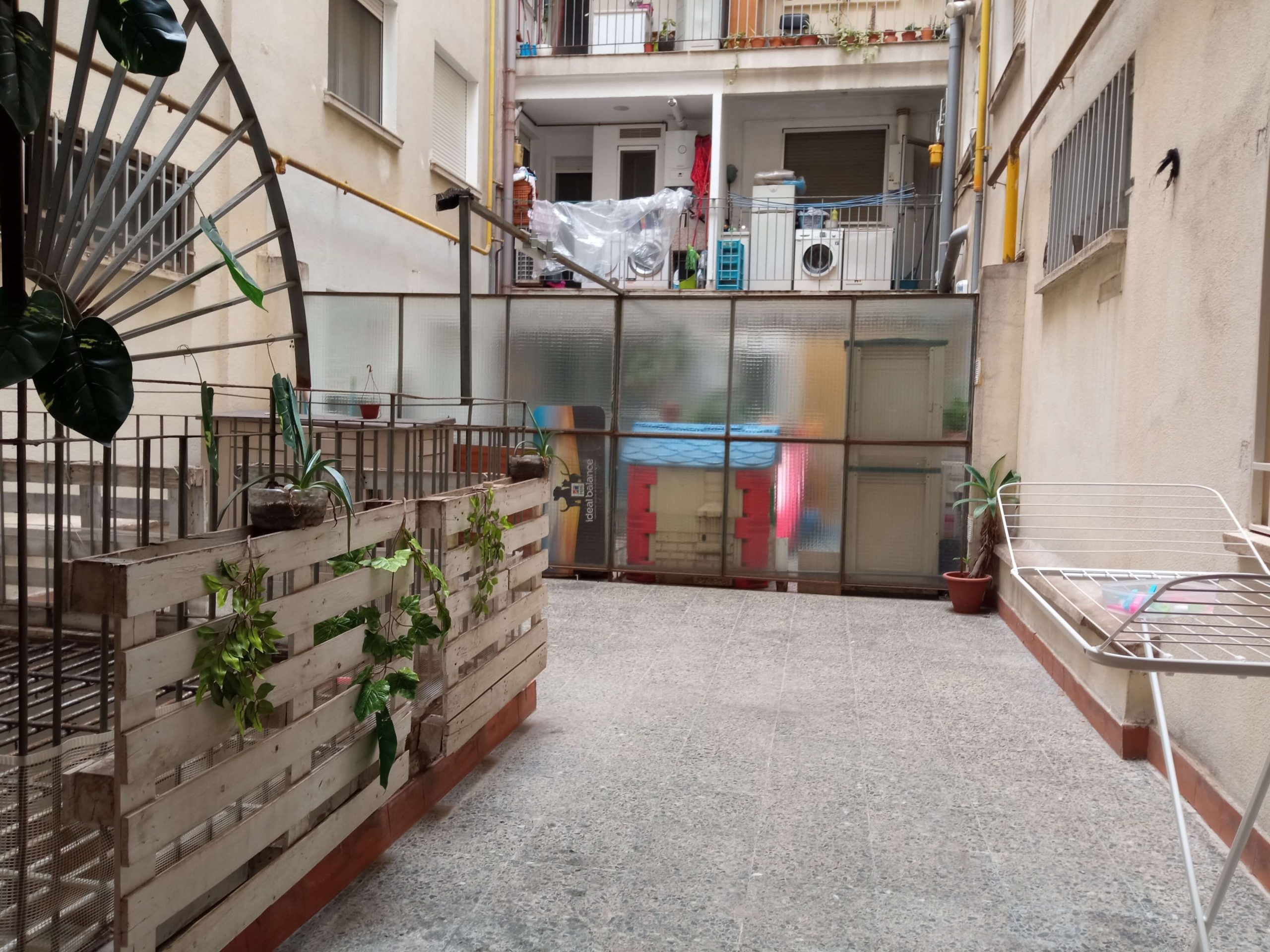 terrace apartment for rent in valencia, guillen