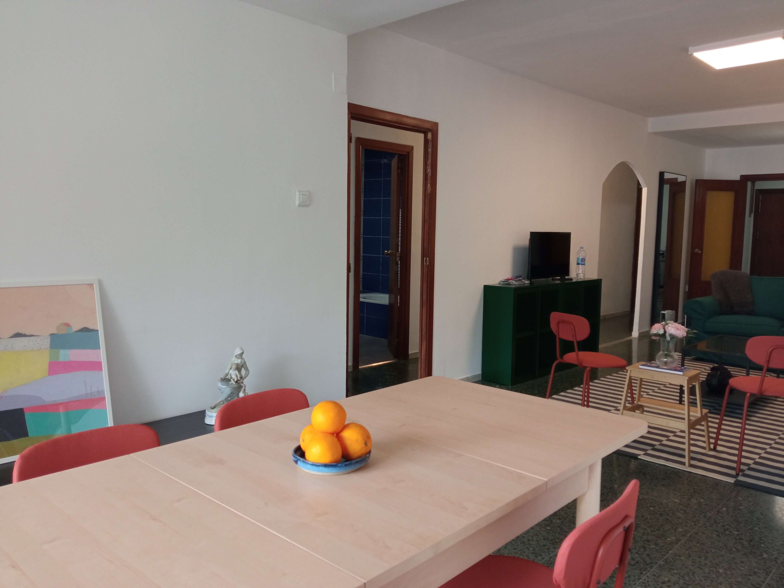 dining table apartment for rent in valencia, guillen