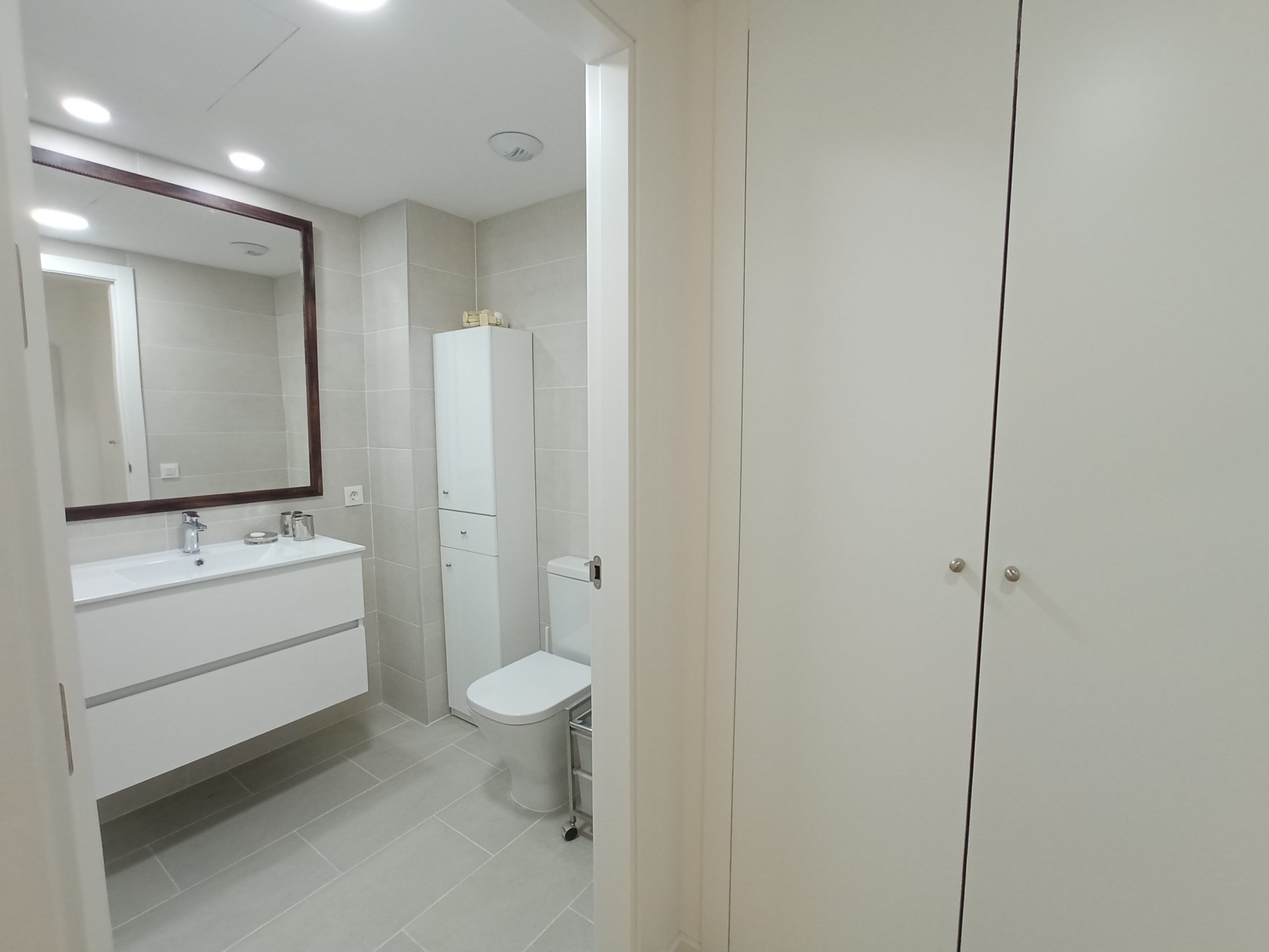 apartment for rent in valencia - bathroom