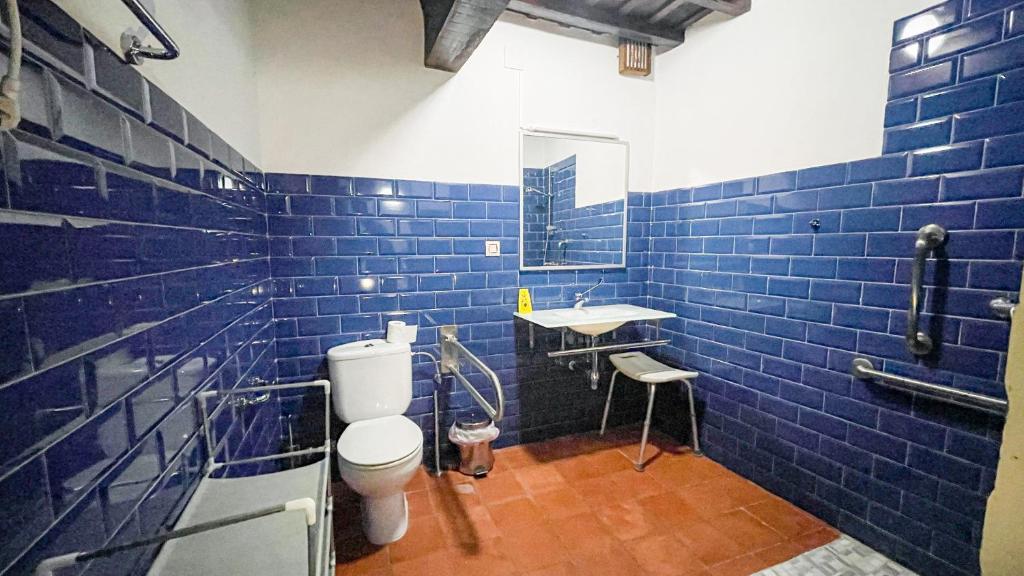 House for rent in oliva de plasencia bathroom