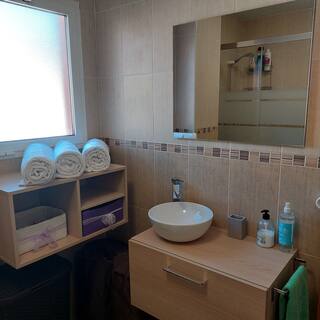 apartment-for-rent-in-gatova-bathroom